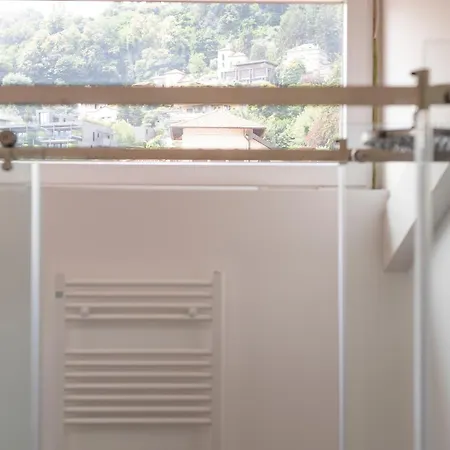 アパート Olmo コモ