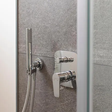 アパート Olmo コモ