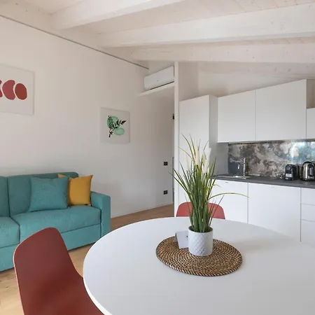 Olmo アパート コモ