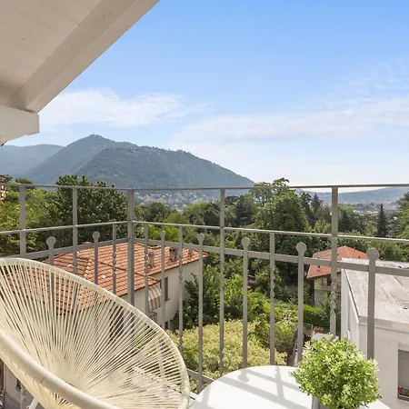 アパート Olmo コモ