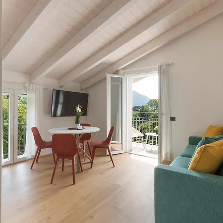 アパート Olmo コモ